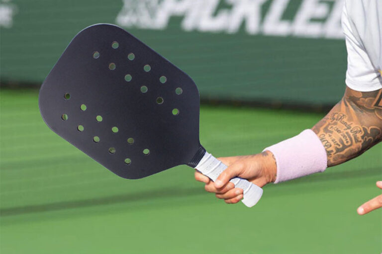How to Hold a Pickleball Paddle